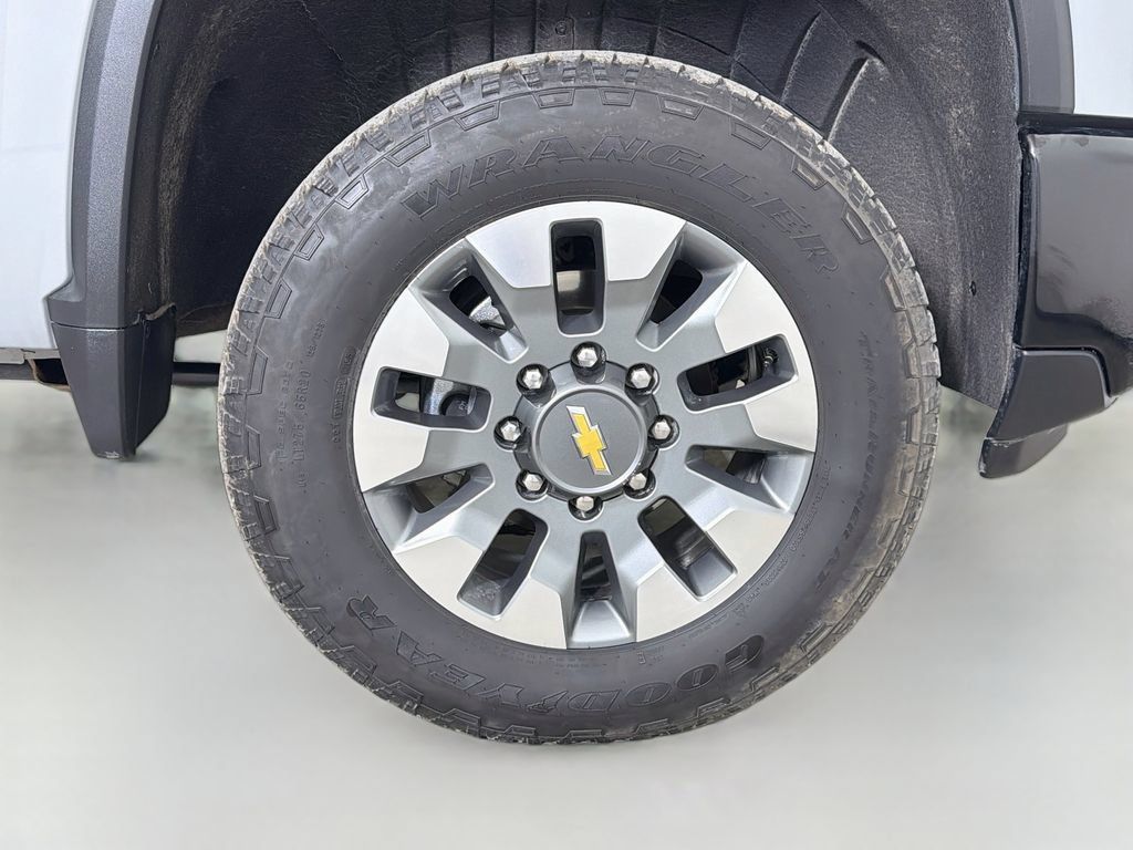 Used 2025 Chevrolet Silverado 2500 Custom w/ Custom Convenience Package AWD/4WD image 27
