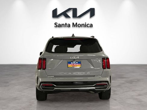 Certified 2022 Kia Sorento SX image 4
