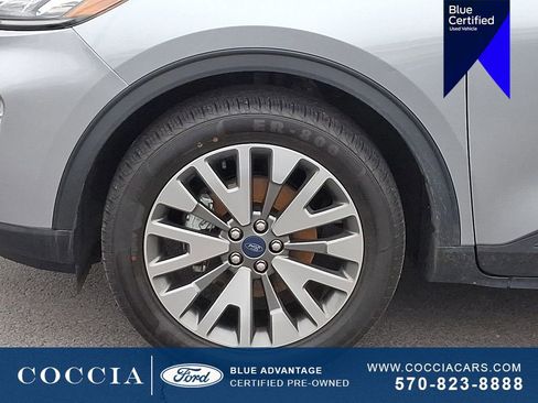 Certified 2022 Ford Escape Titanium image 8