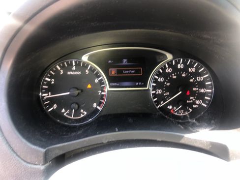 Used 2016 Nissan Altima 2.5 SV FWD image 6