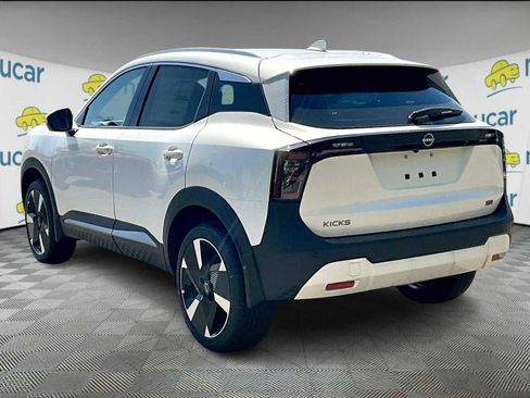 New 2025 Nissan Kicks SR image 4