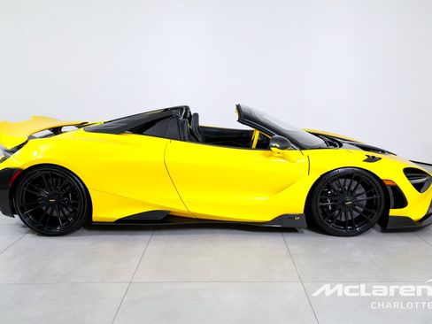Used 2022 McLaren 765LT RWD image 11