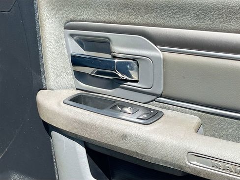 Used 2013 RAM 1500 Express RWD image 25