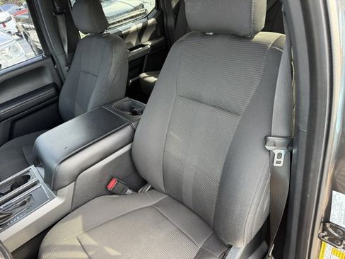 Used 2017 Ford F150 XLT w/ Equipment Group 302A Luxury image 9