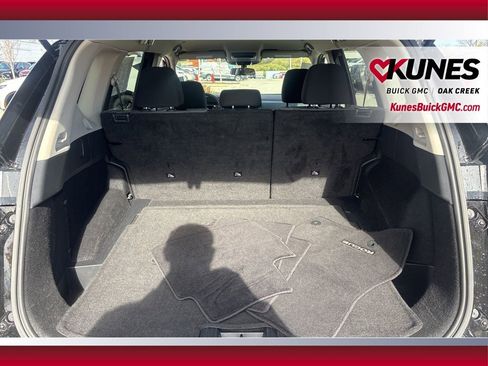 Used 2023 Nissan Rogue SV image 7