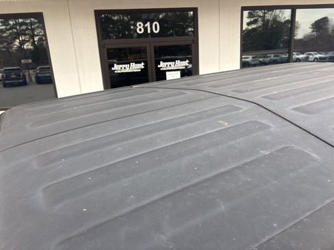 Used 2022 Jeep Wrangler Unlimited Sahara image 12