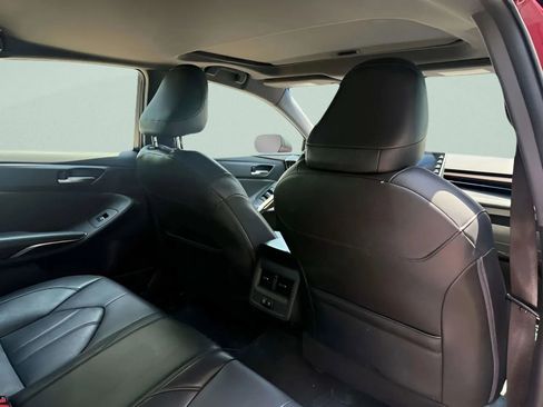 Used 2019 Toyota Avalon XLE w/ Moonroof Package image 22