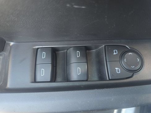 Used 2024 Chevrolet Colorado W/T w/ WT Convenience Package II RWD image 35