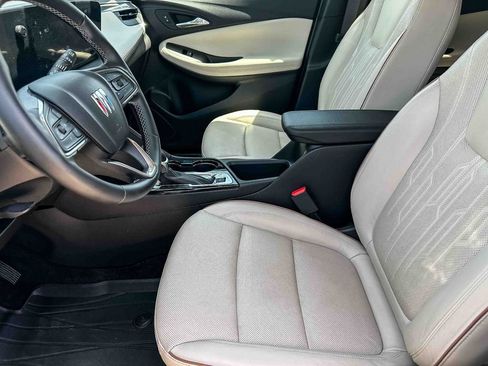 Used 2025 Buick Encore GX Avenir FWD image 13
