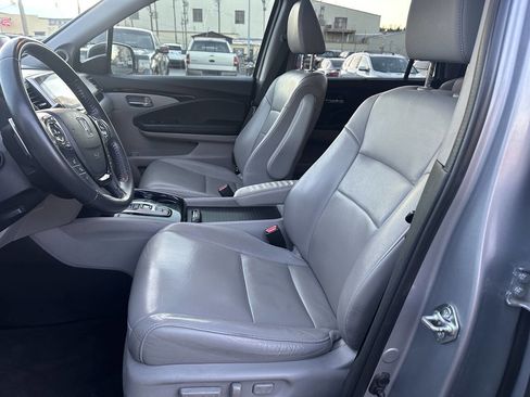 Used 2018 Honda Pilot Touring image 12