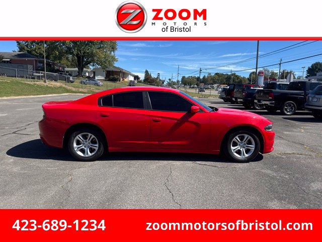 Used 2017 Dodge Charger SE RWD image 1