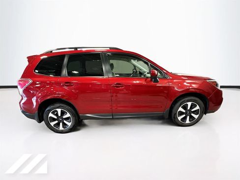 Used 2018 Subaru Forester 2.5i Premium AWD/4WD image 4