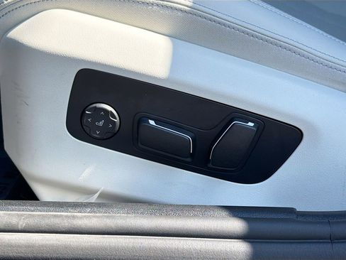 Used 2025 BMW 530i w/ M Sport Package image 26