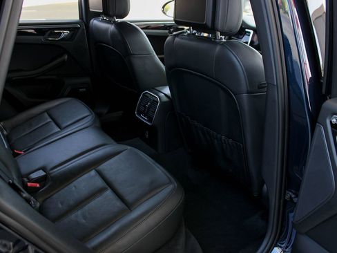 Used 2022 Porsche Macan S image 25