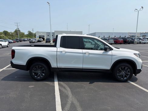 Used 2023 Honda Ridgeline Sport image 7