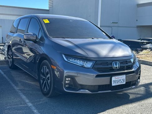 Used 2025 Honda Odyssey EX-L image 2