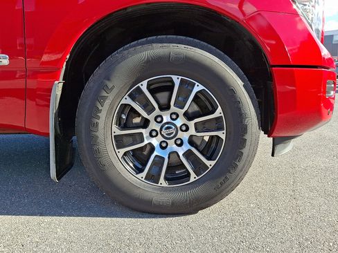 Used 2020 Nissan Titan SV w/ SV Convenience Package image 10