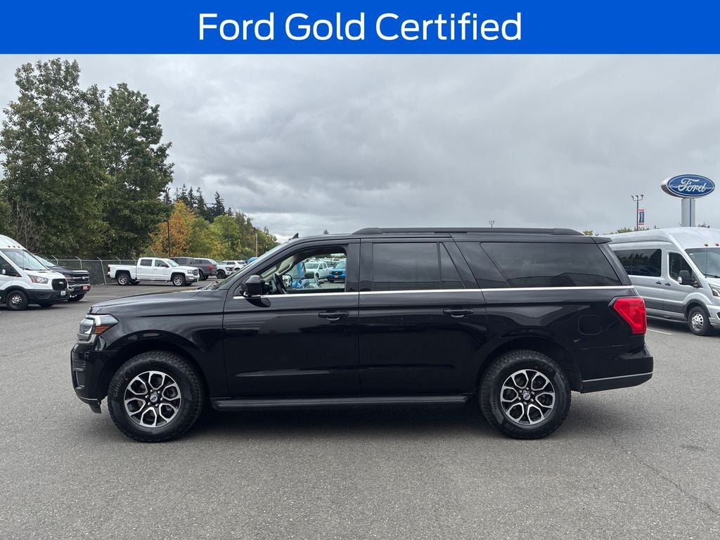 Used 2024 Ford Expedition Max XLT AWD/4WD image 3