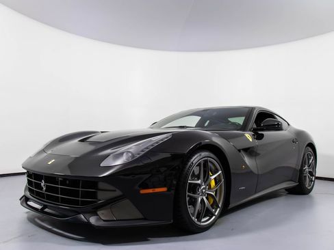 Used 2014 Ferrari F12 Berlinetta RWD image 28