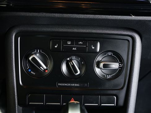 Used 2017 Volkswagen Beetle 1.8T image 17