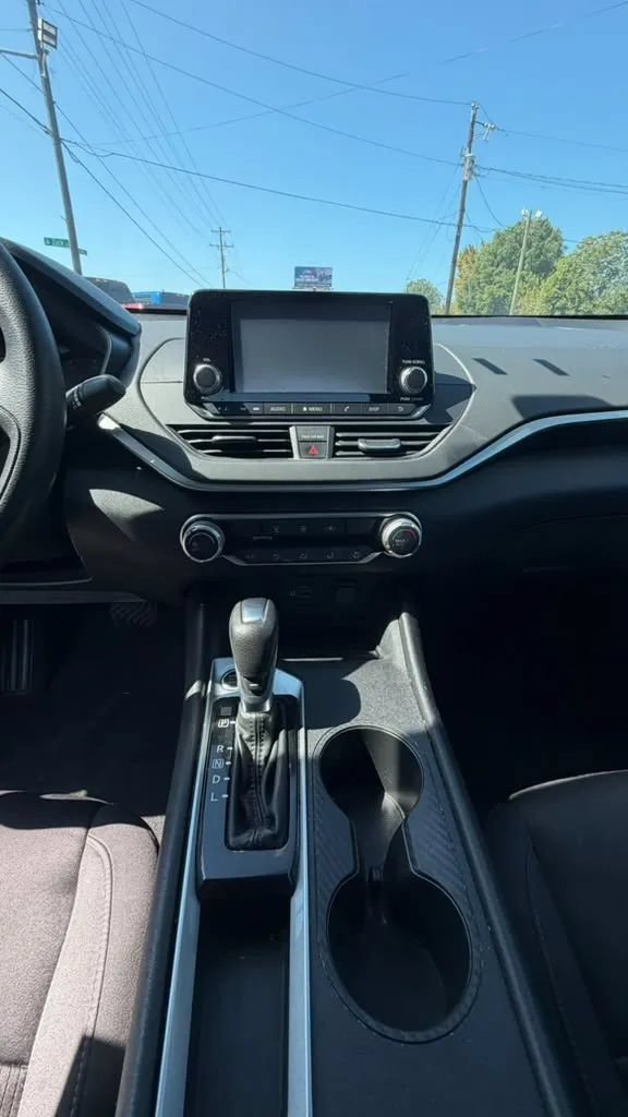 Used 2023 Nissan Altima 2.5 S FWD image 11