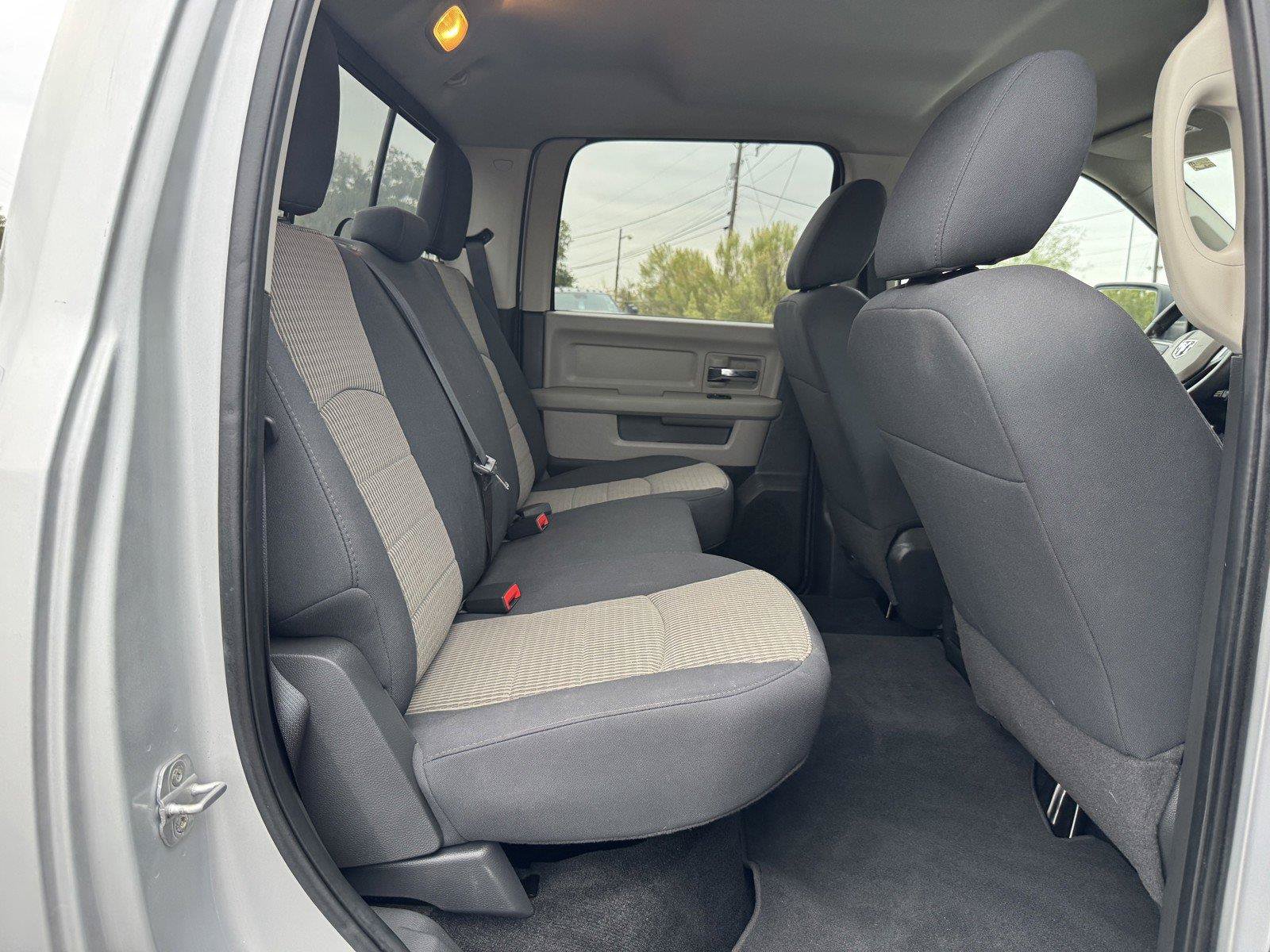 Used 2011 RAM 1500 Classic SLT w/ Luxury Group RWD image 32