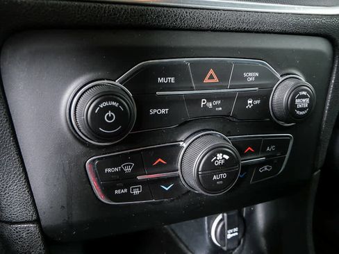 Used 2018 Dodge Charger R/T w/ Plus Group image 17