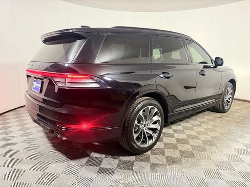 Used 2025 Lincoln Aviator AWD w/ Jet Appearance Package image 7