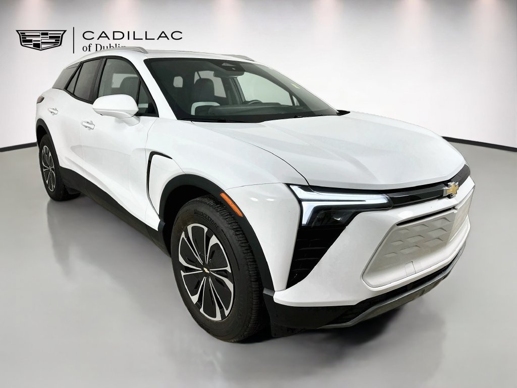 Used 2025 Chevrolet Blazer EV LT AWD/4WD image 3