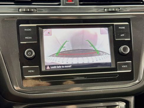 Used 2023 Volkswagen Tiguan S AWD/4WD image 3