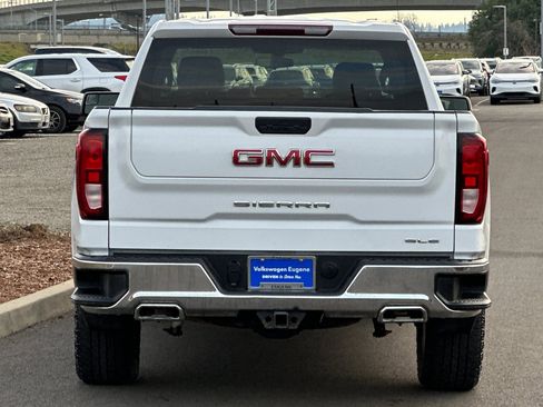Used 2022 GMC Sierra 1500 SLE w/ X31 Off-Road Package image 4