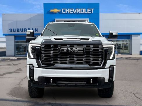 Used 2024 GMC Sierra 2500 Denali Ultimate AWD/4WD image 3