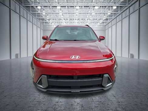 Used 2025 Hyundai Kona SEL FWD image 2