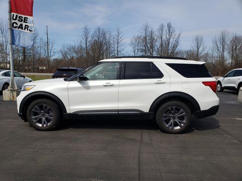 Used 2023 Ford Explorer XLT w/ Equipment Group 202A image 9