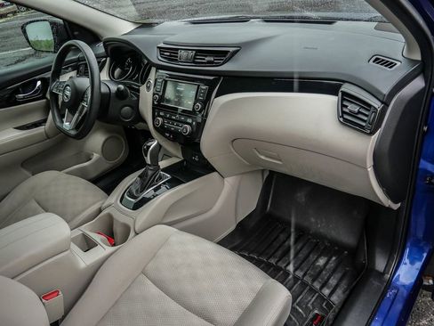 Used 2020 Nissan Rogue Sport SV FWD image 37