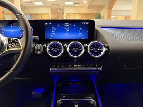 Certified 2025 Mercedes-Benz GLA 250 image 12