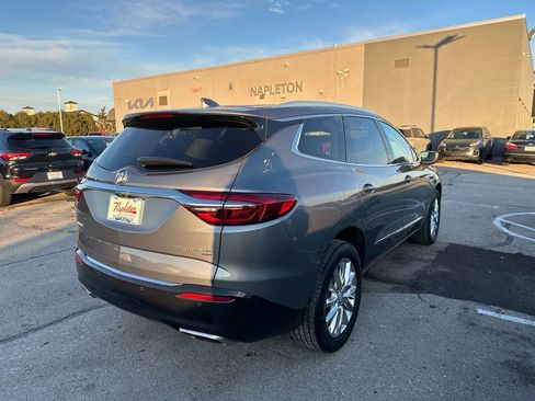 Used 2018 Buick Enclave Premium w/ Experience Buick Package image 7