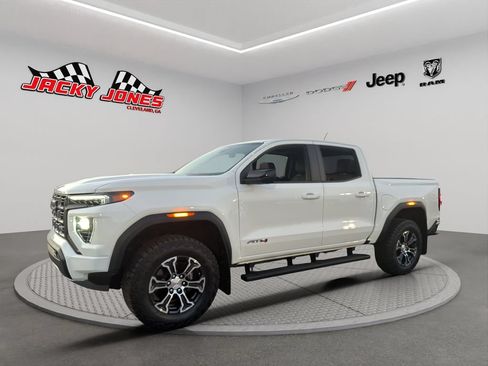 Used 2024 GMC Canyon AT4 w/ Technology Package AWD/4WD image 2