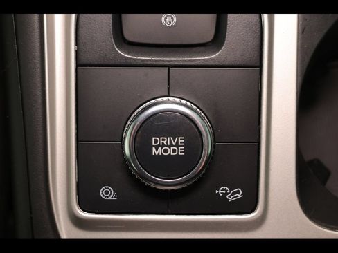 Used 2022 Ford Explorer XLT AWD/4WD image 11