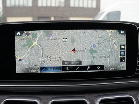 Used 2023 Mercedes-Benz GLS 580 4MATIC image 22