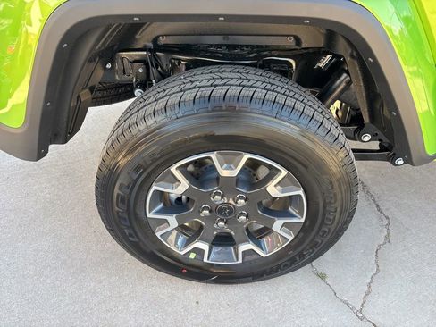 New 2026 Jeep Gladiator Sport AWD/4WD image 11