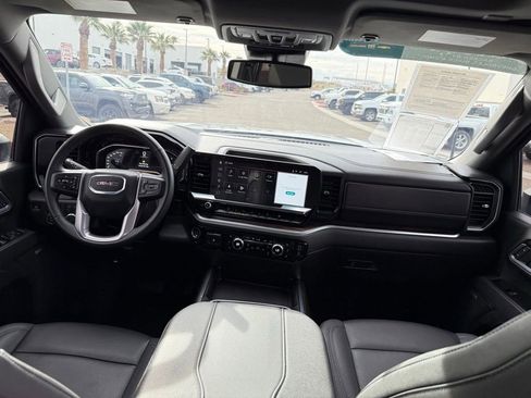 Used 2025 GMC Sierra 2500 SLT w/ SLT Premium Package image 21