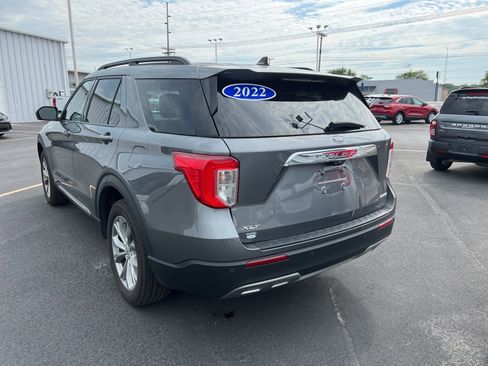 Used 2022 Ford Explorer XLT w/ Equipment Group 202A image 7