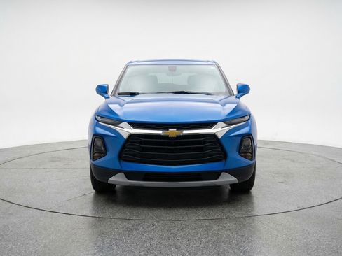 Used 2025 Chevrolet Blazer LT image 2