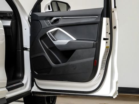 Used 2024 Audi Q3 2.0T Premium w/ Convenience Package image 45