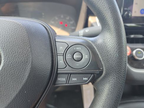 Used 2024 Toyota Corolla LE FWD image 12