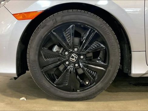 Used 2018 Honda Civic EX-T image 9