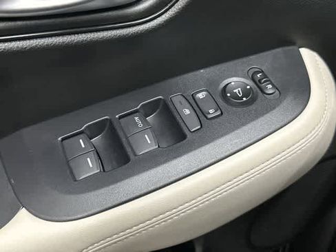 Used 2025 Honda HR-V LX image 20