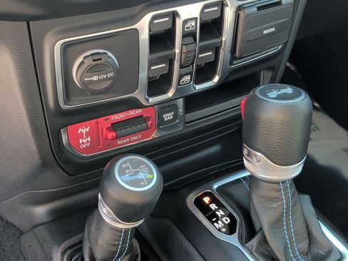 Used 2021 Jeep Wrangler Unlimited Rubicon 4xe w/ Safety Group AWD/4WD image 24