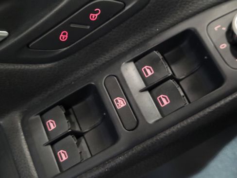 Used 2014 Volkswagen GTI Wolfsburg Edition image 27